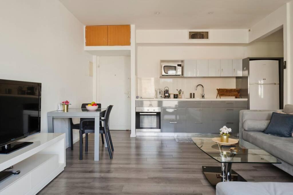 Big Apartment Next To Gordon Beach Plus Free Parking 特拉维夫 外观 照片