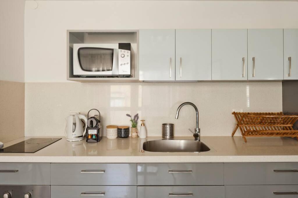 Big Apartment Next To Gordon Beach Plus Free Parking 特拉维夫 外观 照片