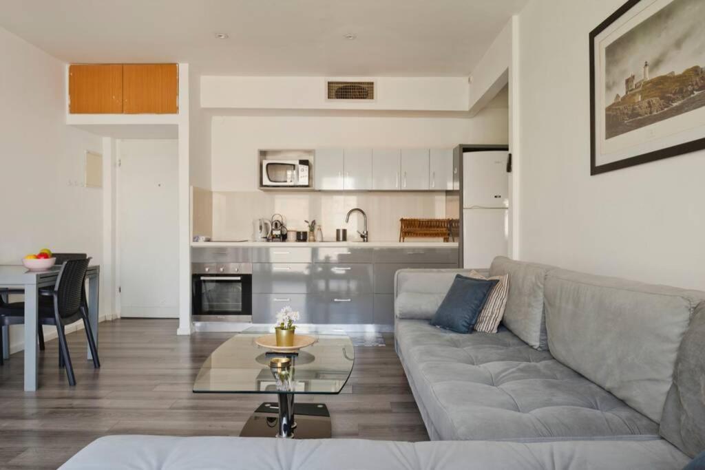 Big Apartment Next To Gordon Beach Plus Free Parking 特拉维夫 外观 照片